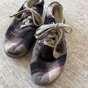 Toms flannel shoes purple/ black